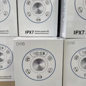 Altavoz impermeable con reloj